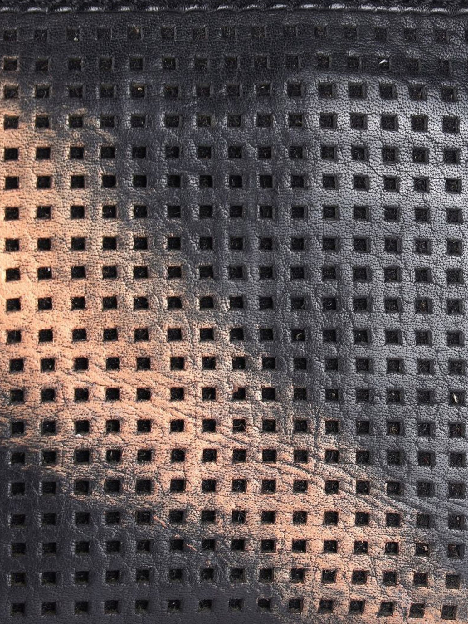 KOMPANERO Aleena Black Leather Textured Zip Around Wallet