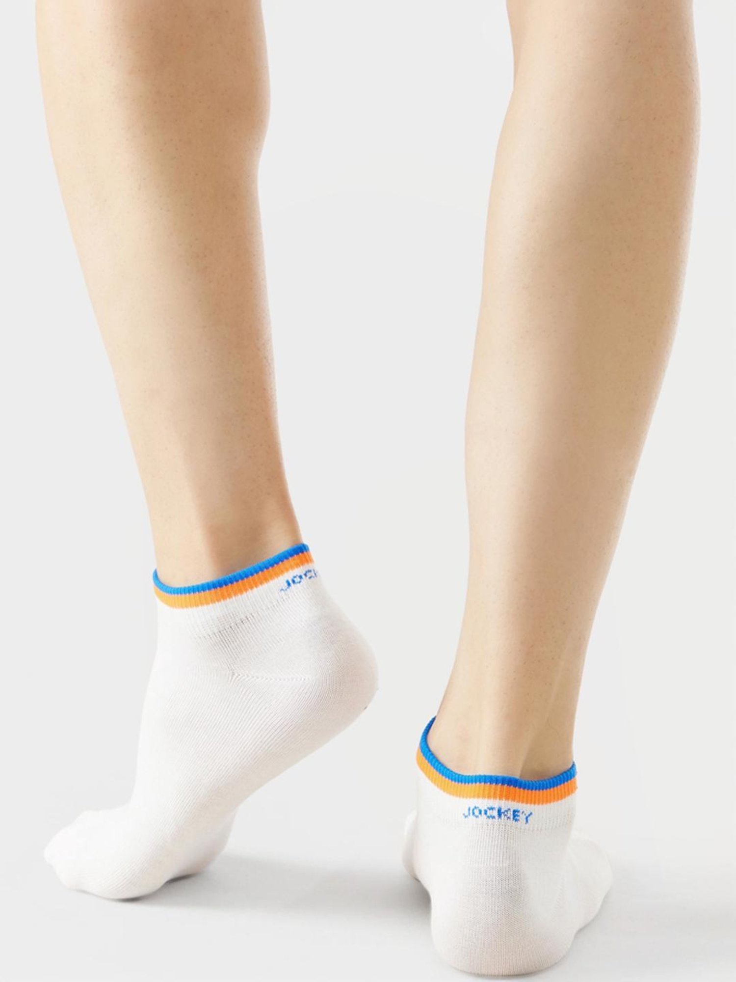 Jockey 7052 White Cotton Crew Length Socks with Stay Fresh Treatment - Pack of 2 (Pattern May Vary)