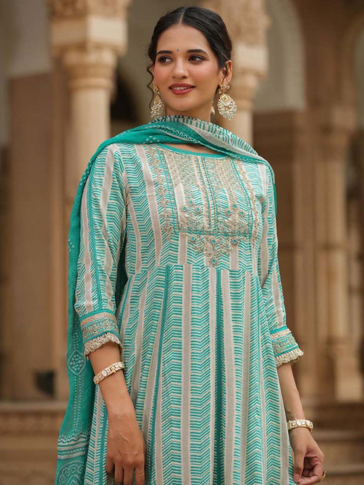 SCAKHI Green Embroidered Kurta Pant Set With Dupatta & Potli