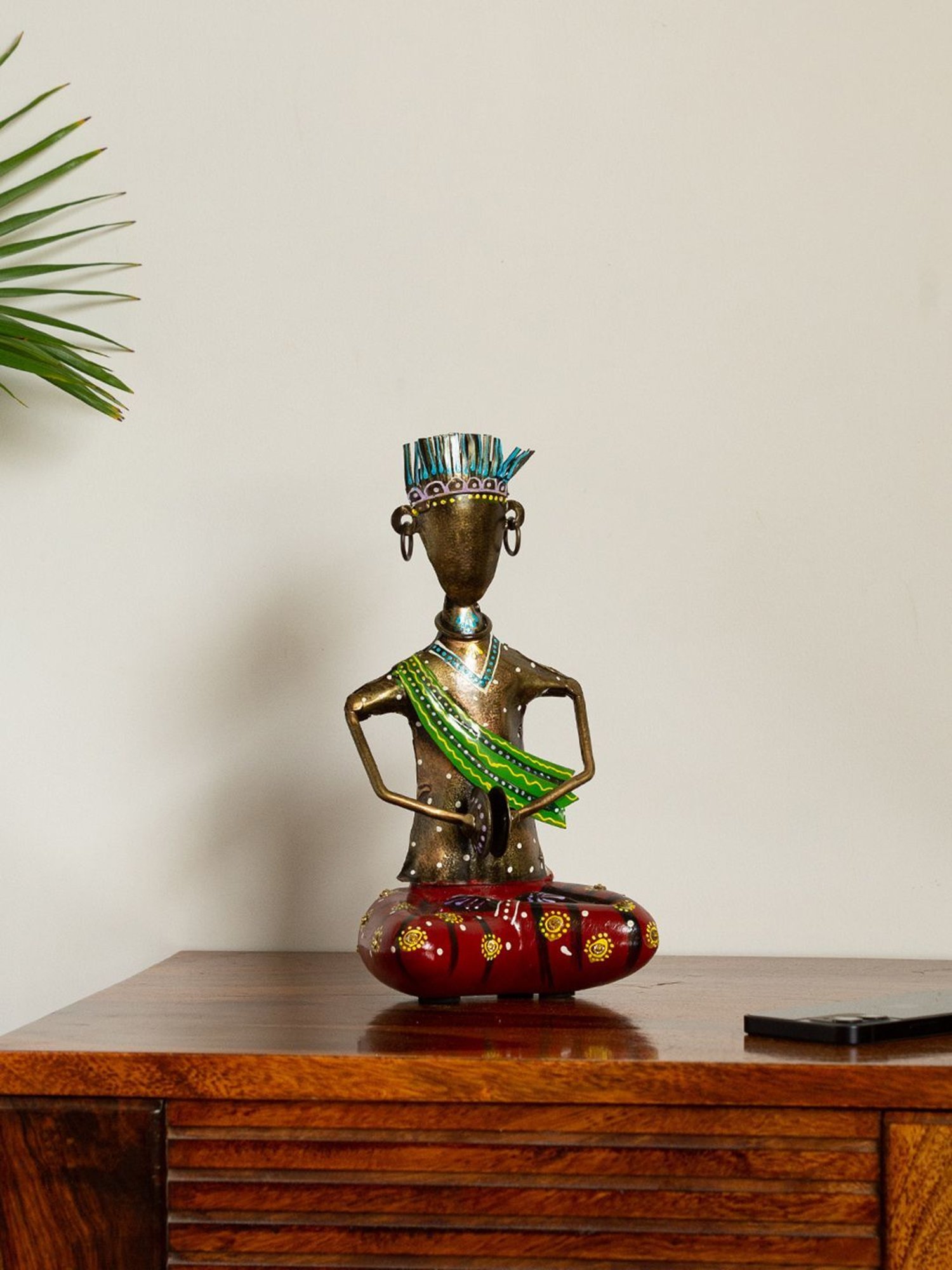 ExclusiveLane 'Manjirawala Folk Artist' Multicolor Iron Decorative Piece - Set of 1