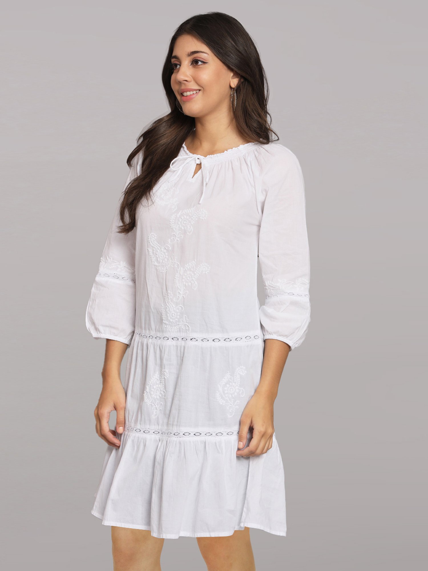 PARAMOUNT CHIKAN White Cotton Lucknowi Chikankari Ethnic Dress