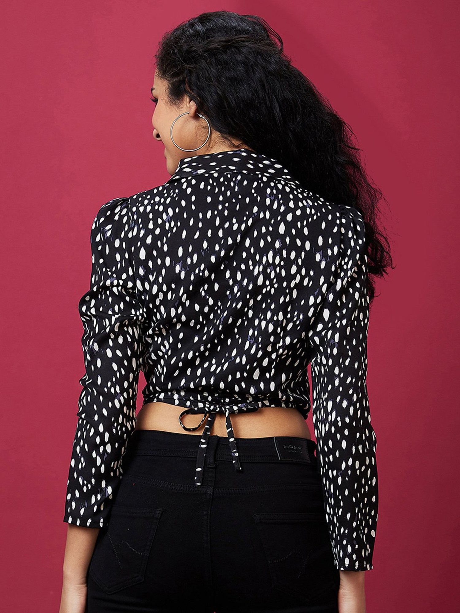 Globus Black & White Printed Crop Top