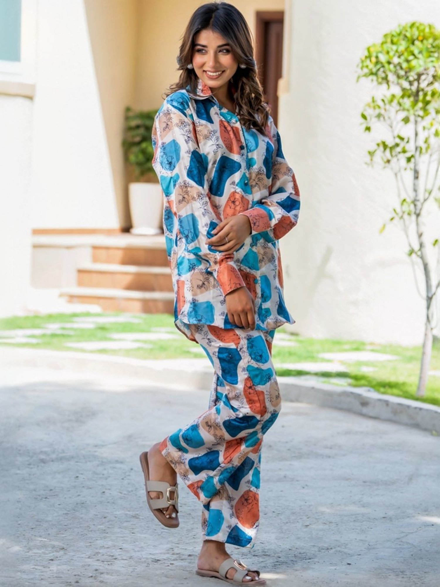 HOUSE OF JAMOTI White & Blue Printed Tunic Palazzo Set