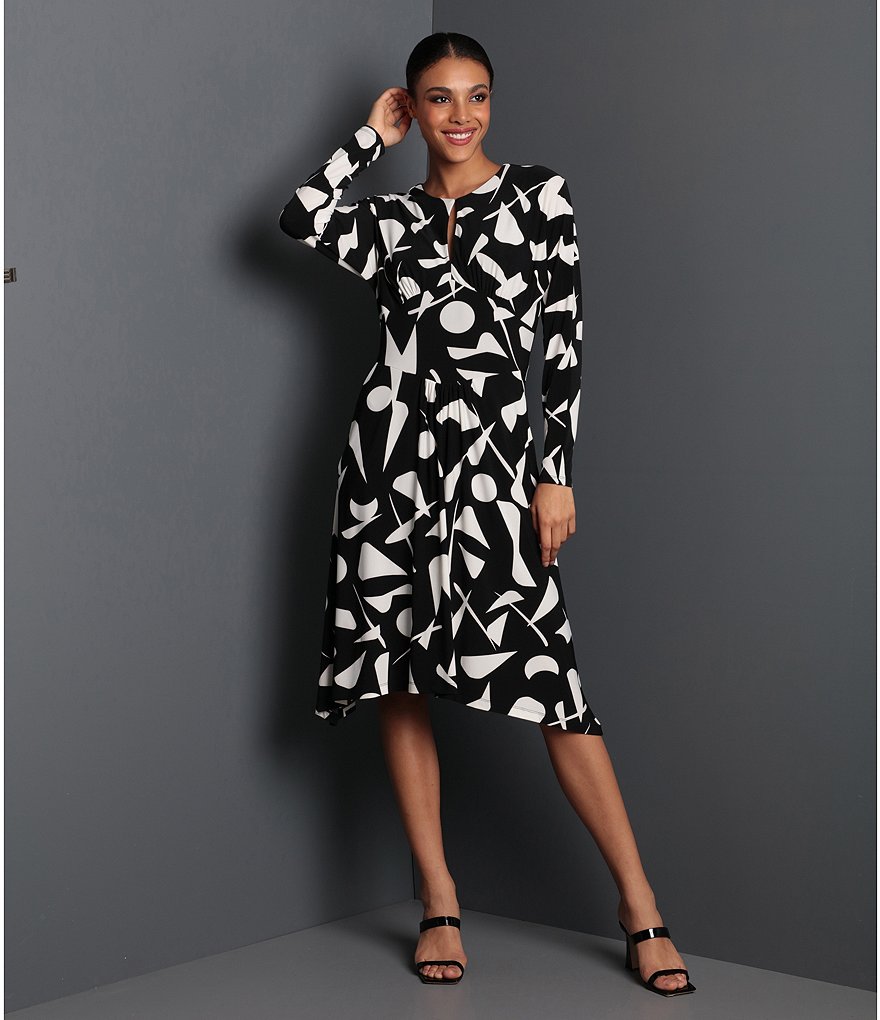 Donna Morgan Printed Matte Jersey Keyhole Neck Long Sleeve Midi Dress