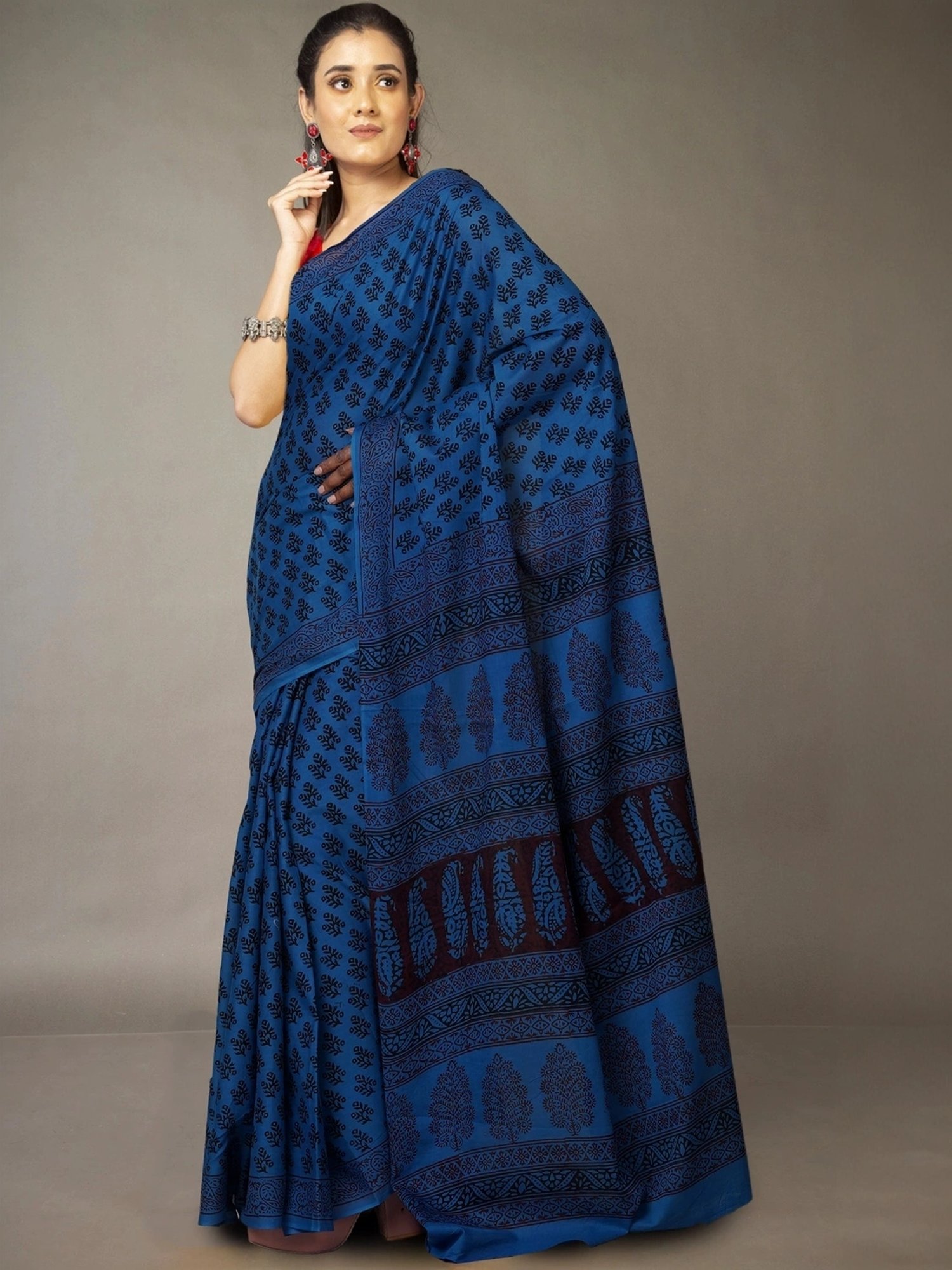 Unnati Silks Blue & Black Cotton Printed Saree With Unstitched Blouse