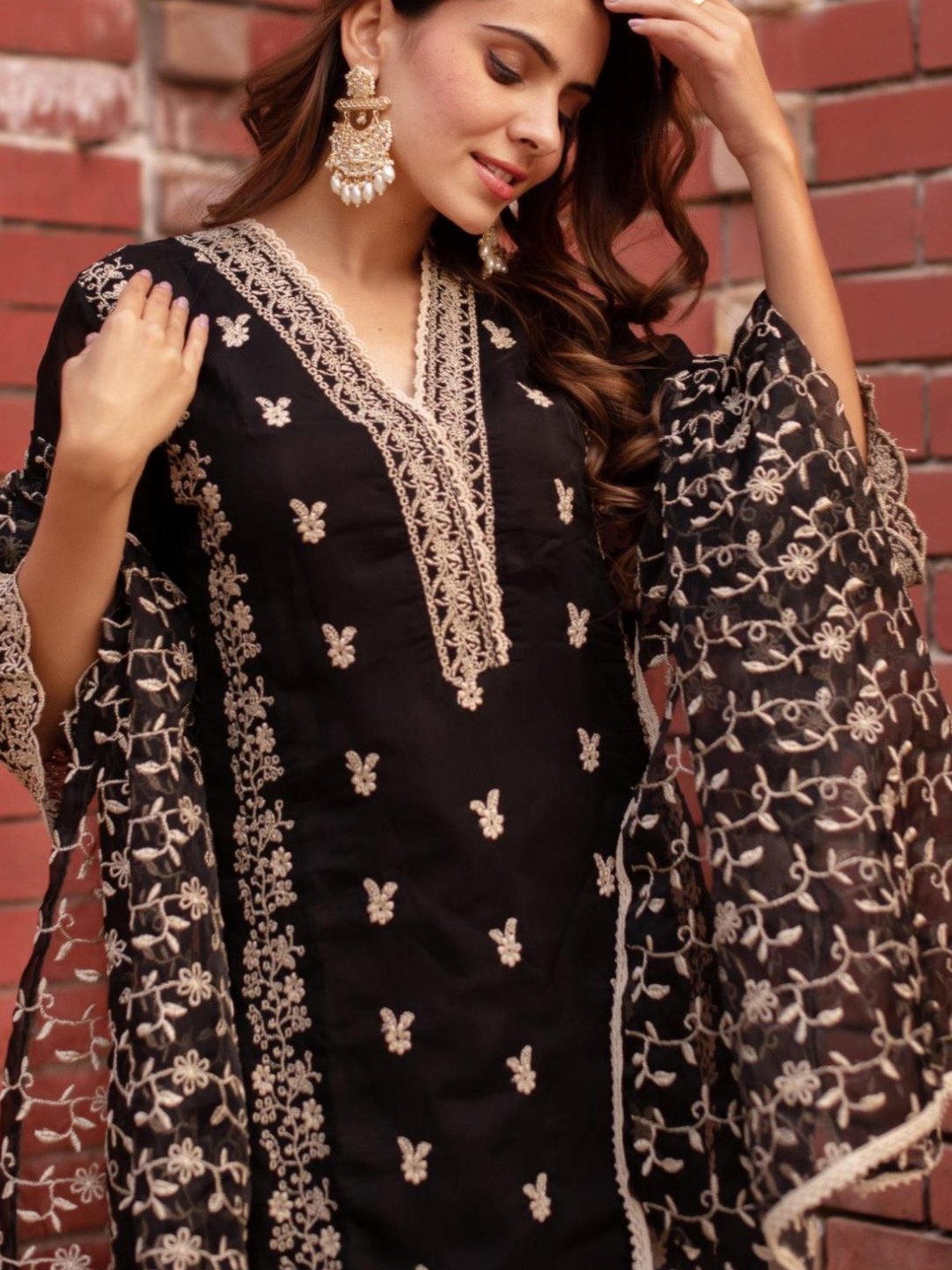 Calmna Black Georgette Embroided Kurta with Pant and Dupatta