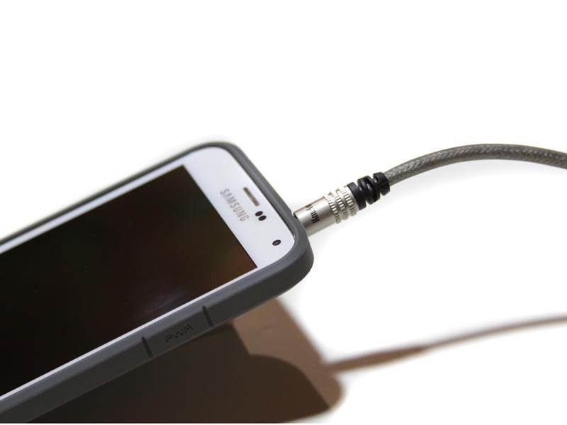 KnuKonceptz Krystal Kable MP3/iPod 3.5mm to RCA Adapter Aux Cable 2M