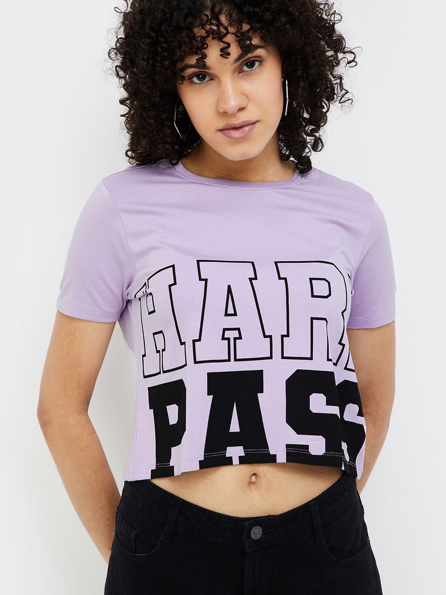 Ginger by Lifestyle Lavender & Black Graphic Print Crop T-Shirt
