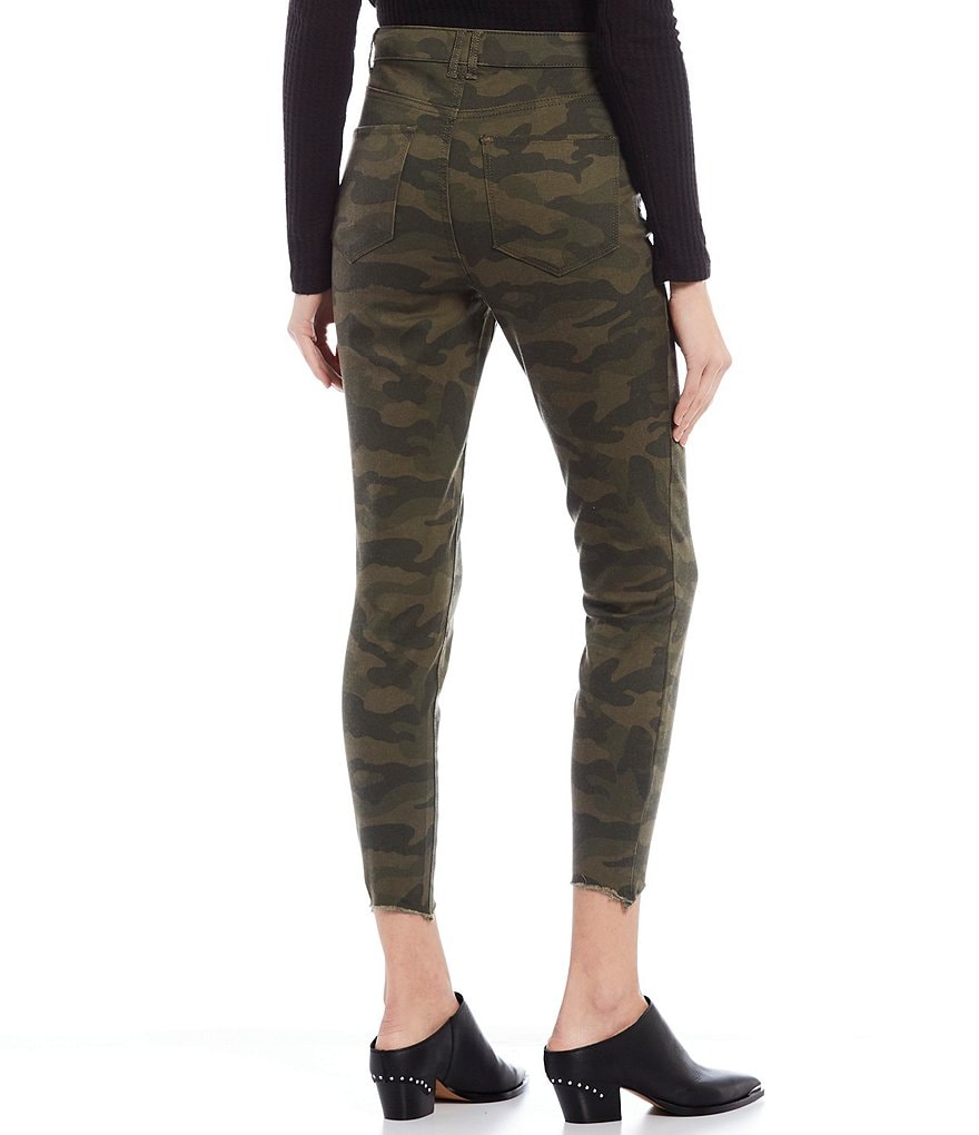 Jolt Camo Chewed Hem Skinny Crop Pants