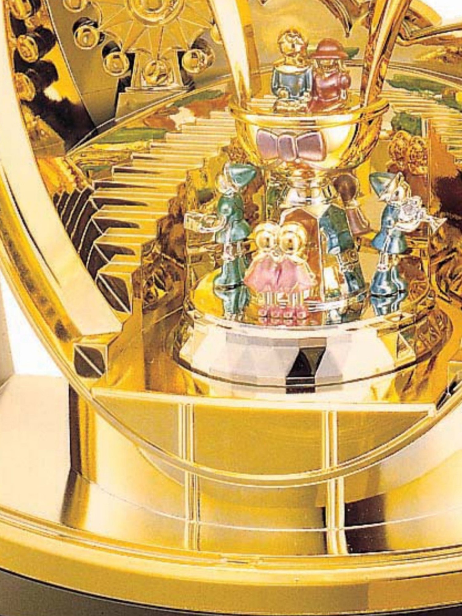 RHYTHM Gold Plastic Beautiful Plastic Contemporary Motion Table Clock