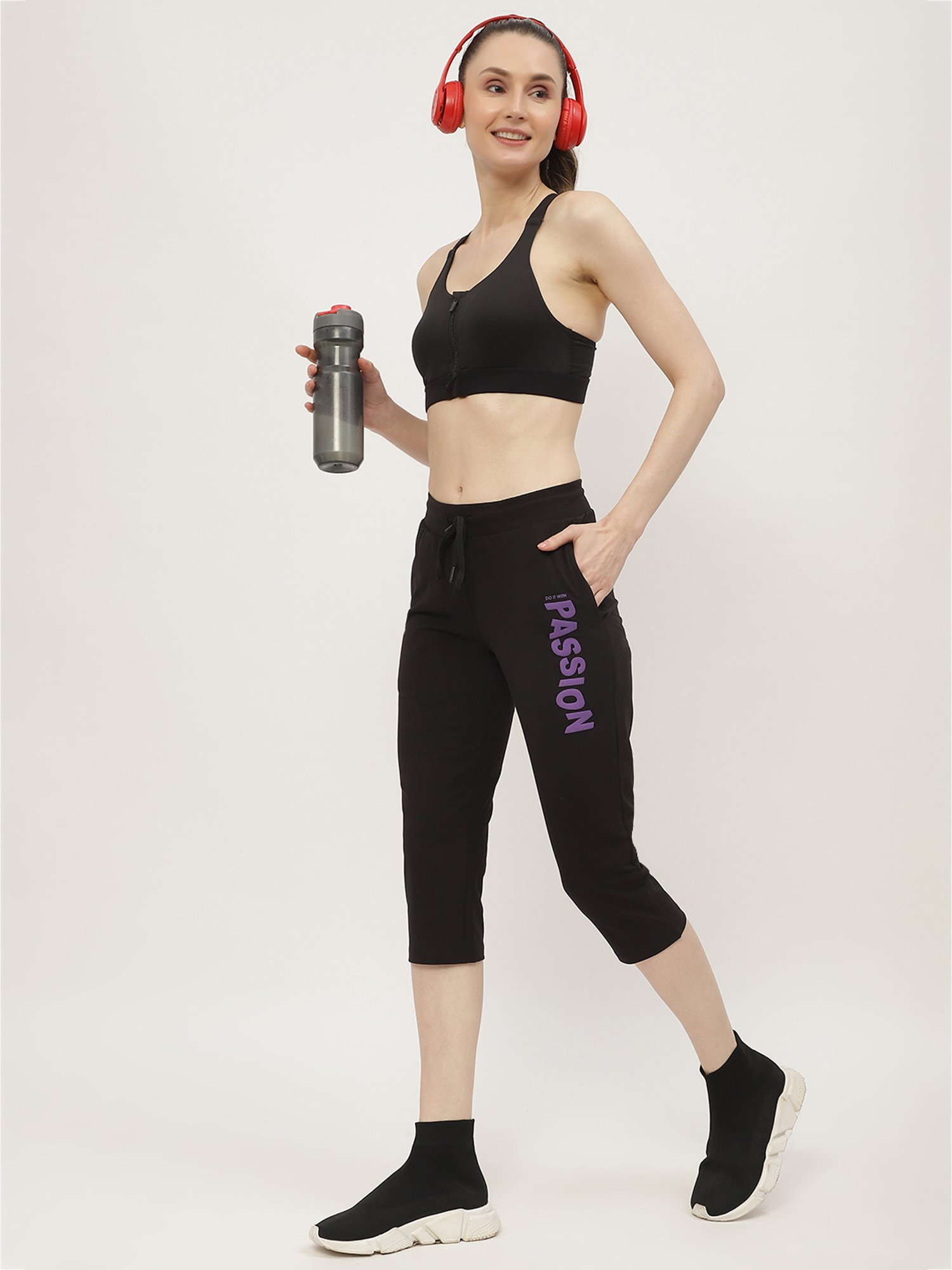 MADAME M Secret Black Cotton Graphic Print Capris