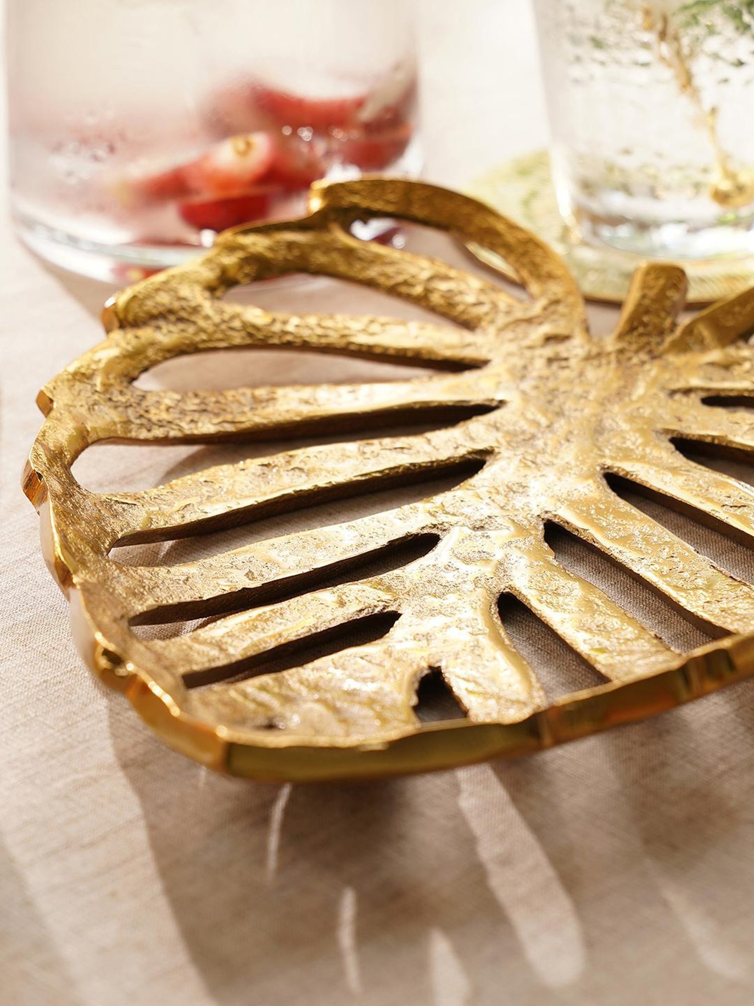 Pure Home and Living Gold Aluminium Textured Decorative Platters