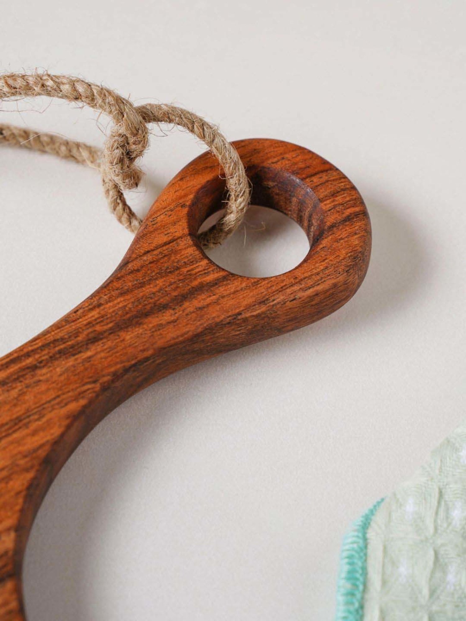 Crayton Natural Beige Mango Wood Chopping Board - Set of 1