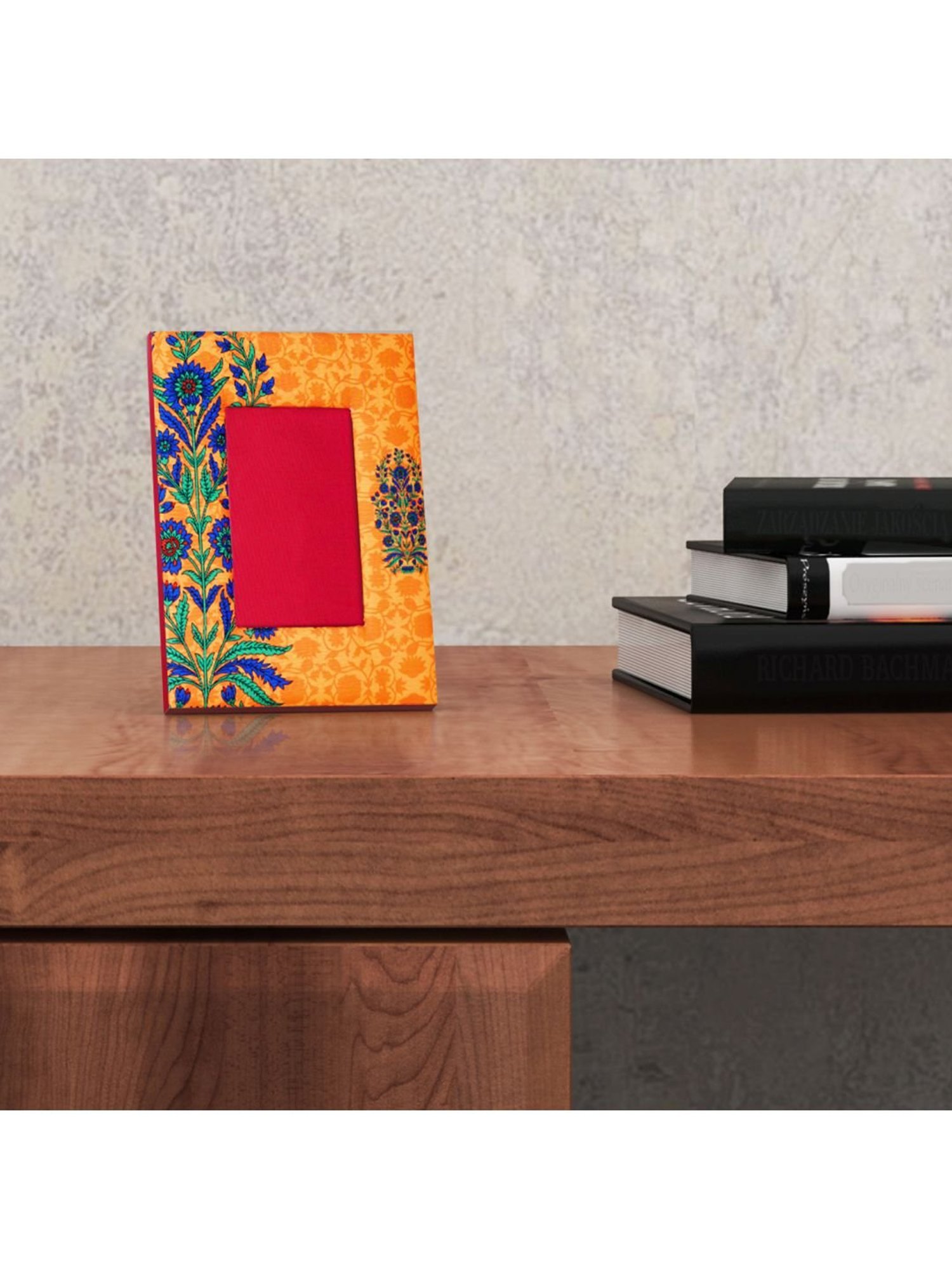 Art Street Gold Engineered Wood Swing Fashion Resin Vintage Photo Frame