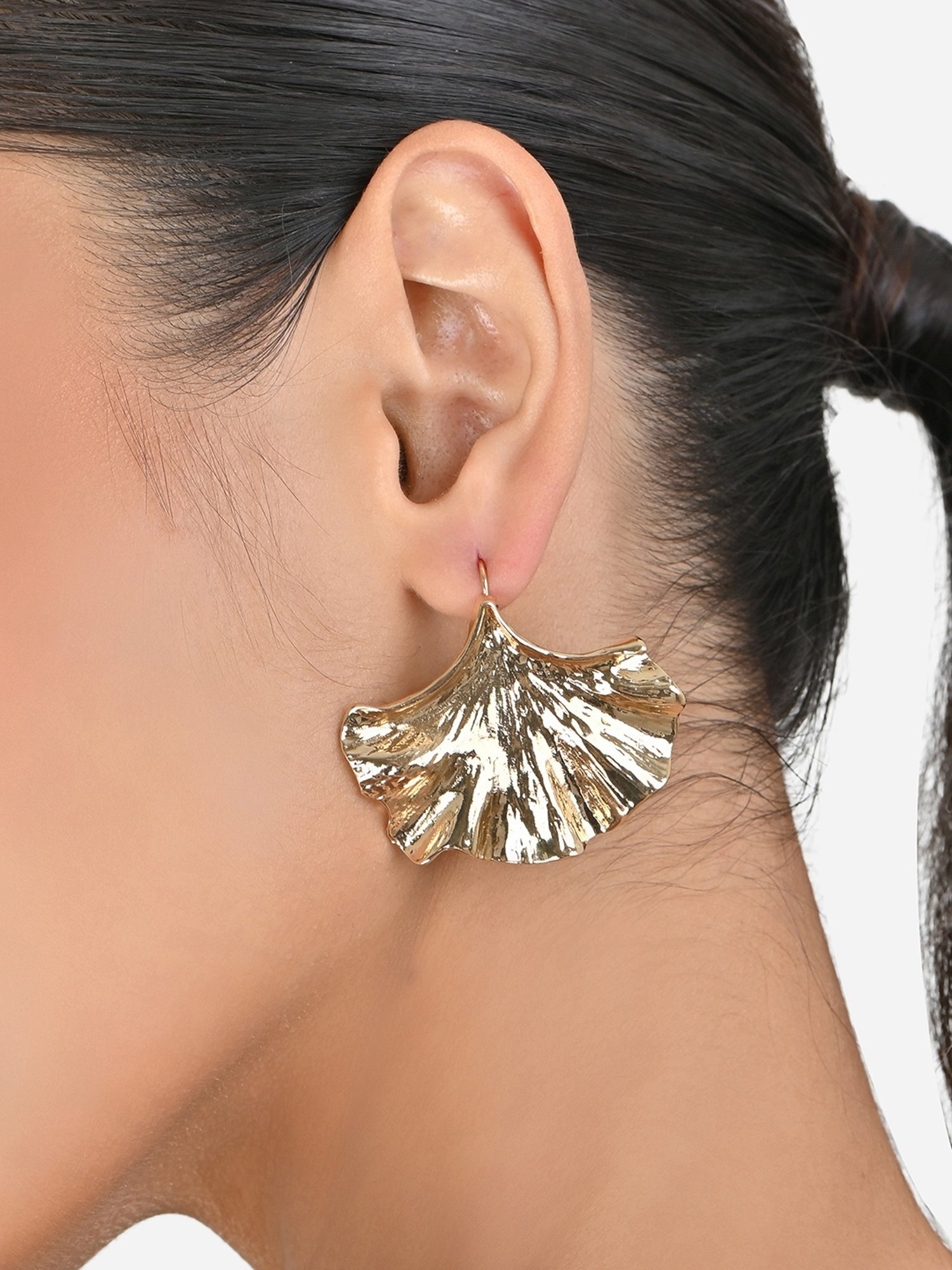 Toniq Golden  Floral Shape Drop Earrings