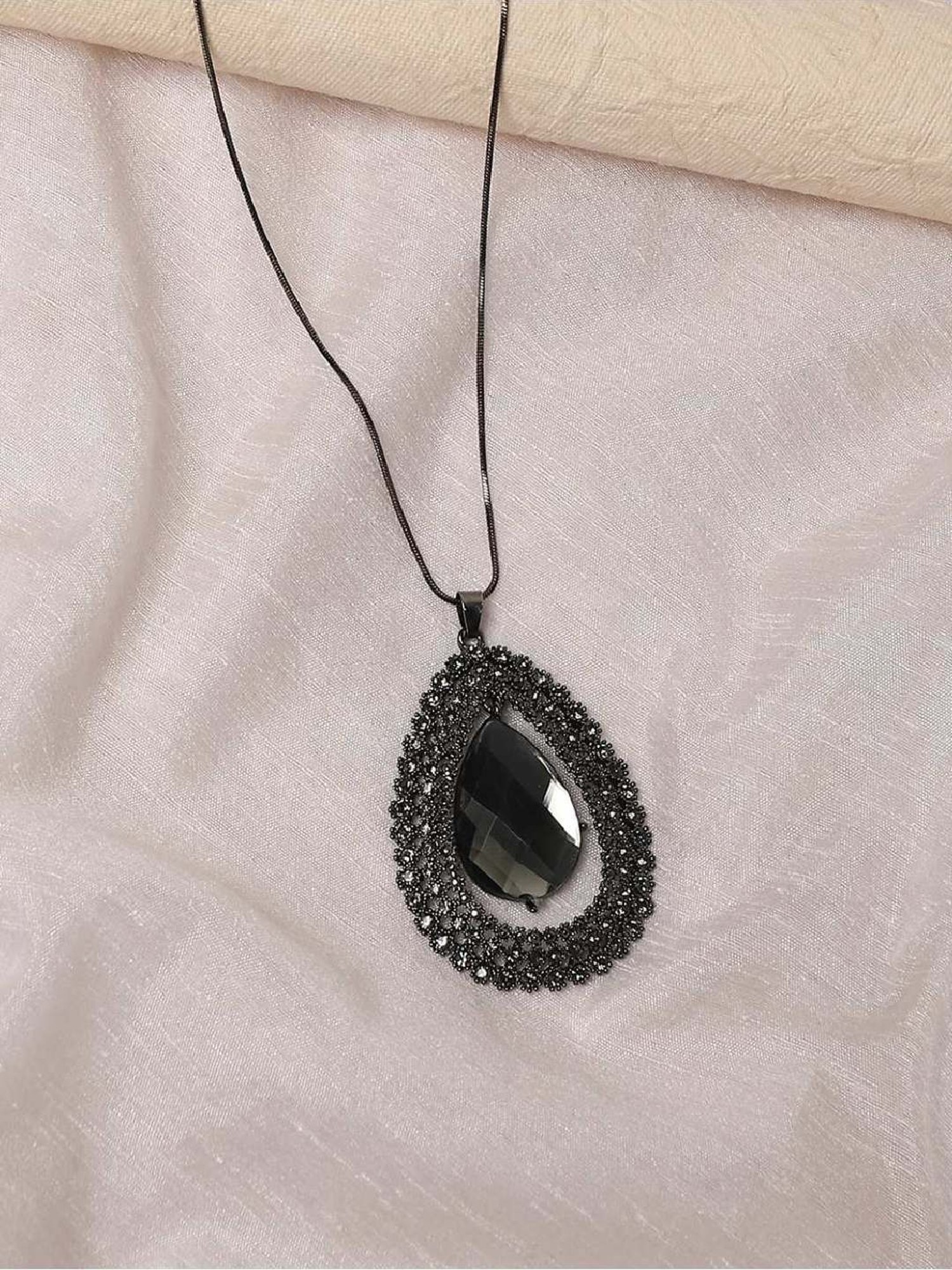 Sohi women's victorian velvet pendant charcoal black