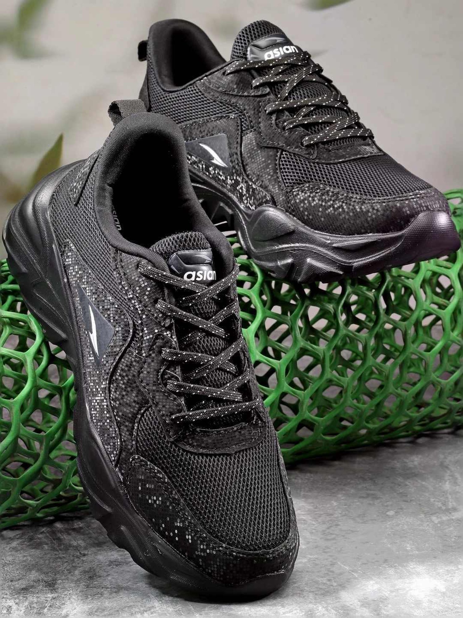 Asian Women's Black Running Shoes