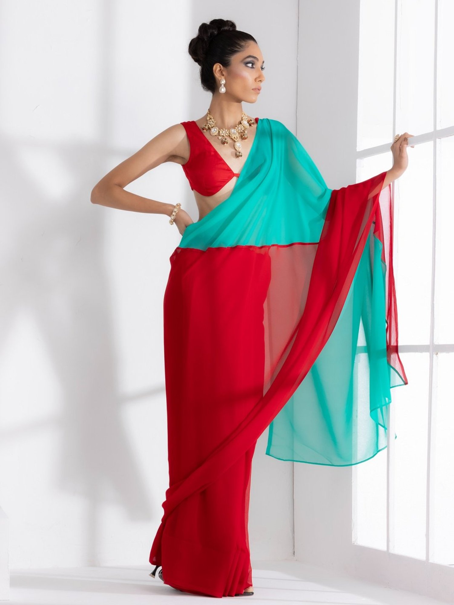 Swtantra Red & Ocean Blue Plain Saree With Unstitched Blouse