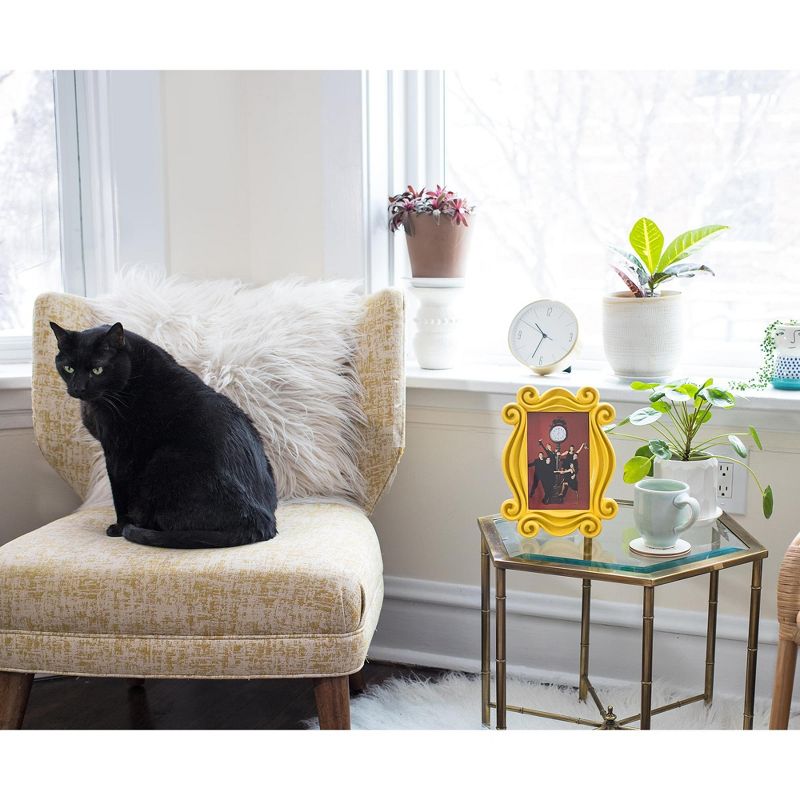 Robe Factory LLC Friends Yellow Door Polyresin Photo Frame With Stand | 10 x 7.5 Inches