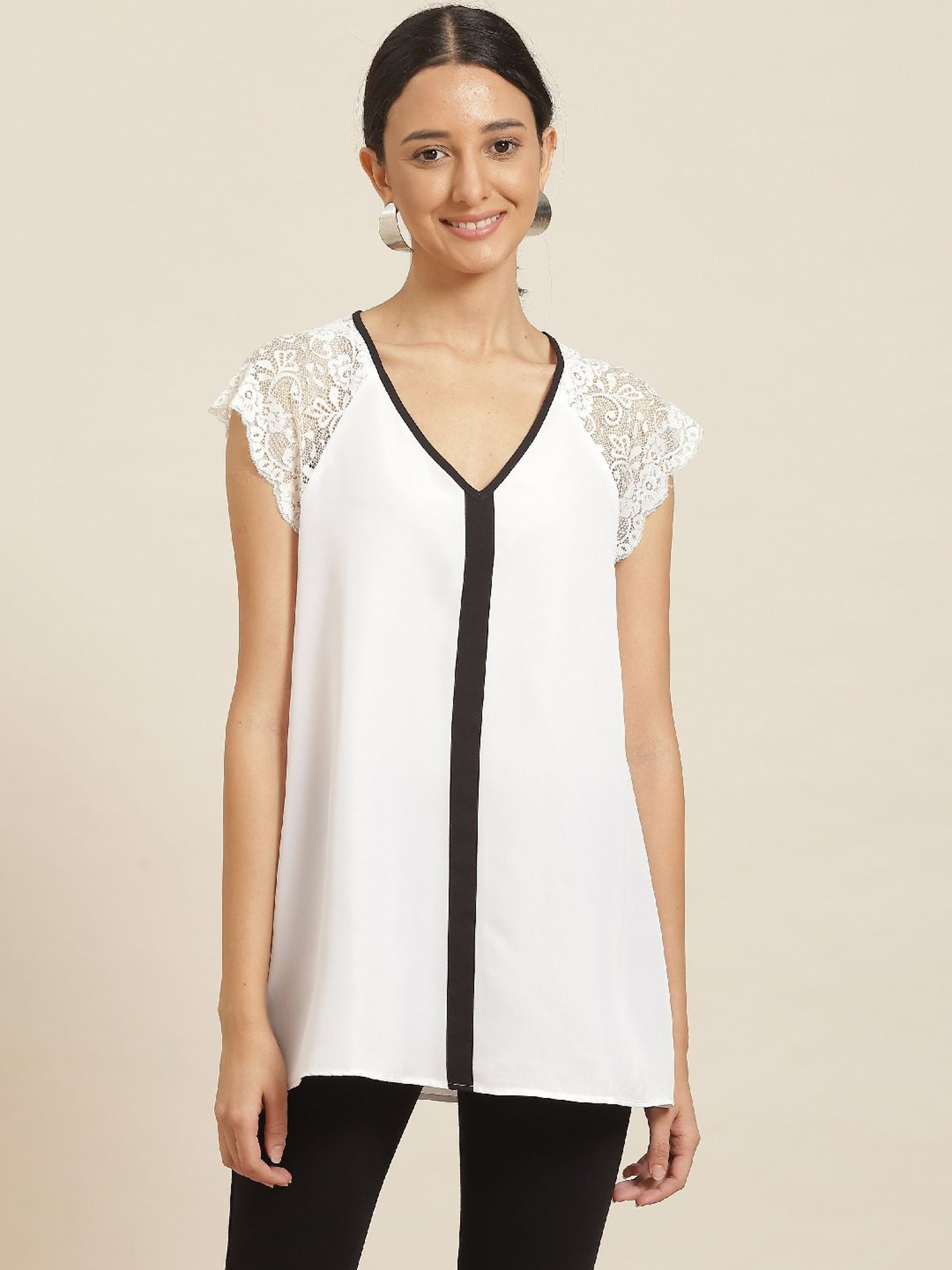 Qurvii White V-Neck Top