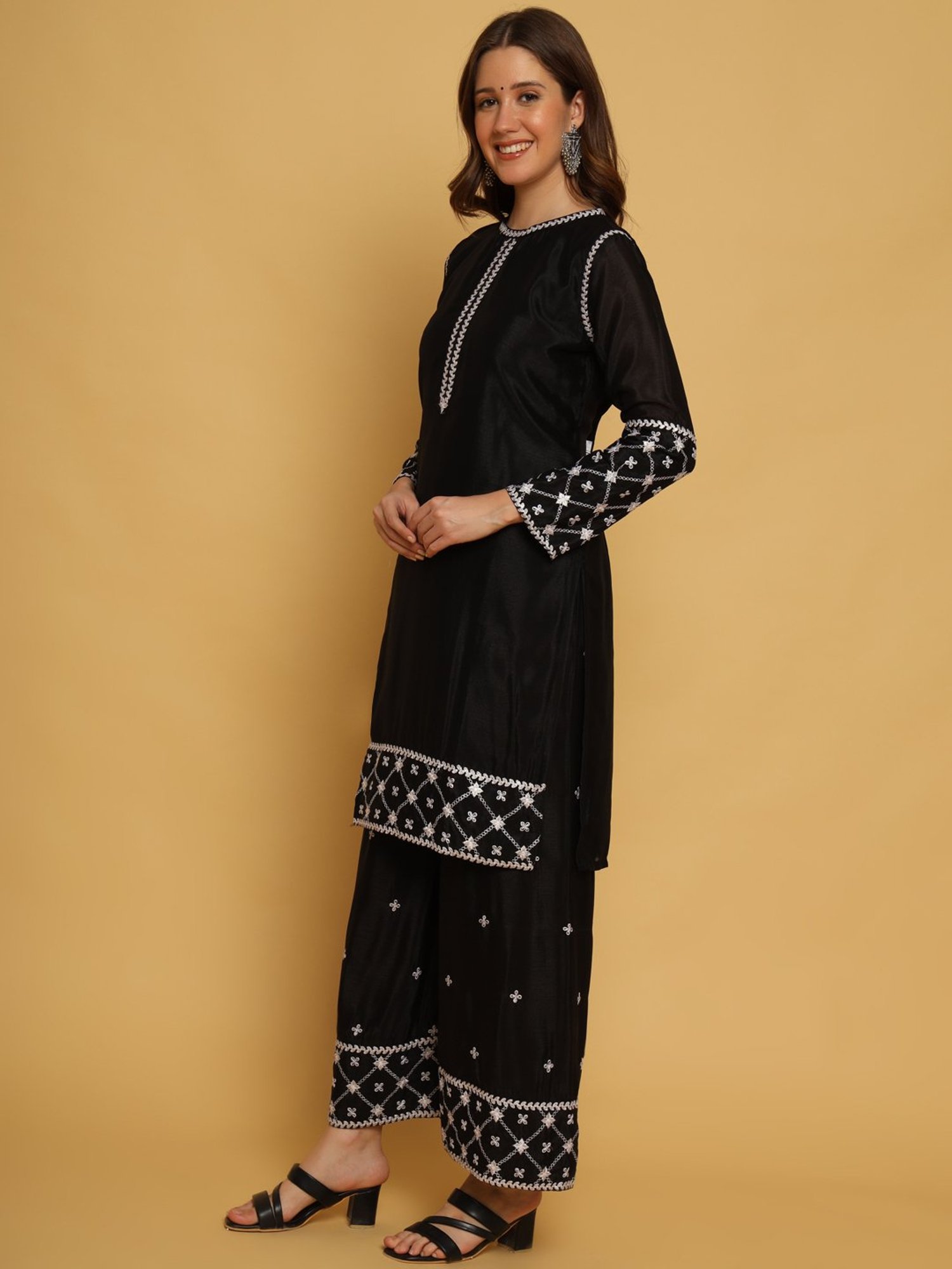 SWAGG INDIA Black Embroidered Kurti Palazzo Set With Dupatta