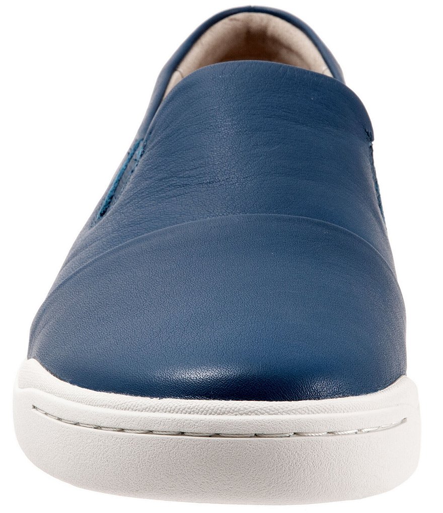 SoftWalk Alexandria Leather Slip-On Sneakers