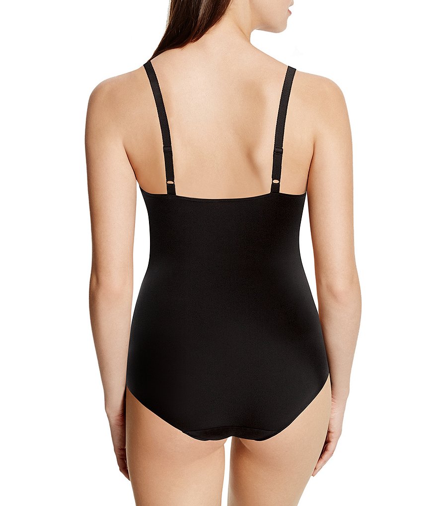 Yummie Seamlessly Shaped Ruby Scoop Neck Bodysuit