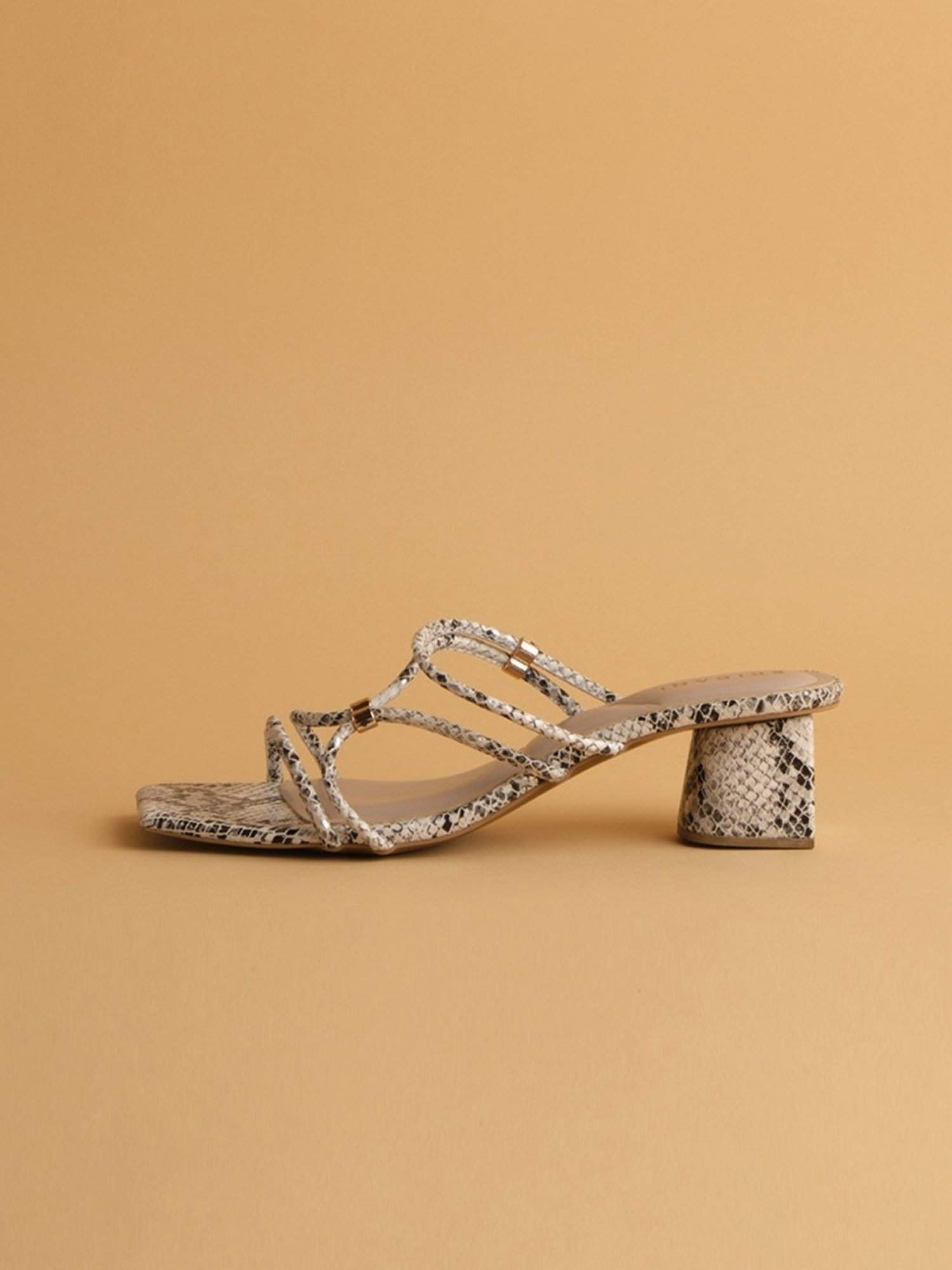 Eridani Women's Syriaa White Casual Sandals