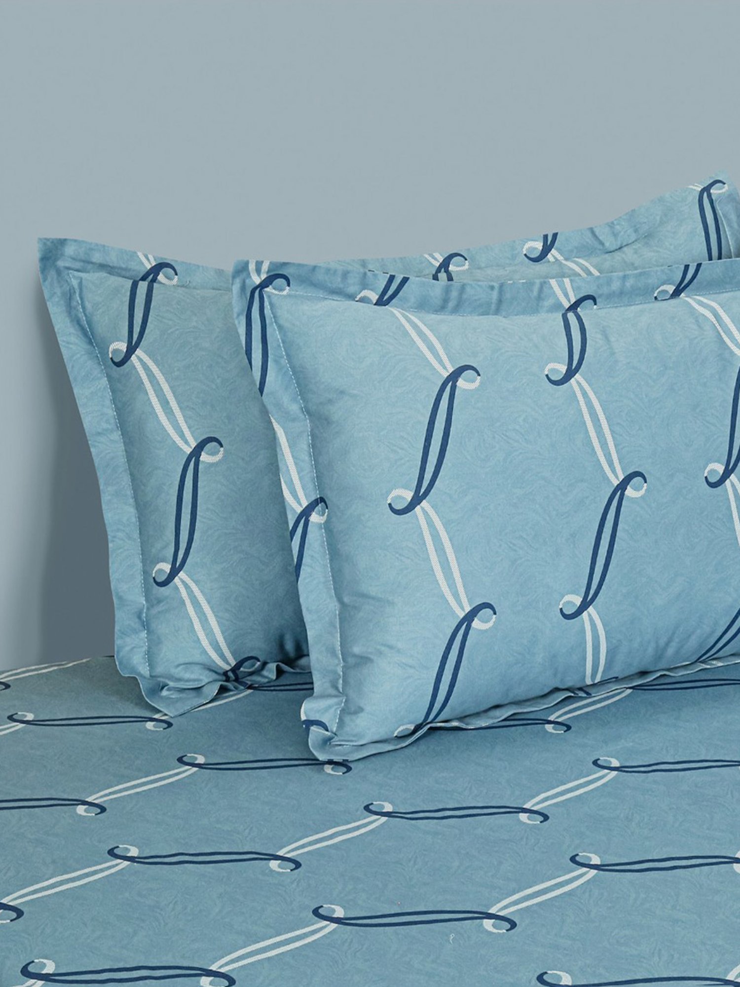 Swayam Dona Abstract Sky Blue 250 TC Cotton King Fitted Fitted Bedsheet with 2 Pillow Covers