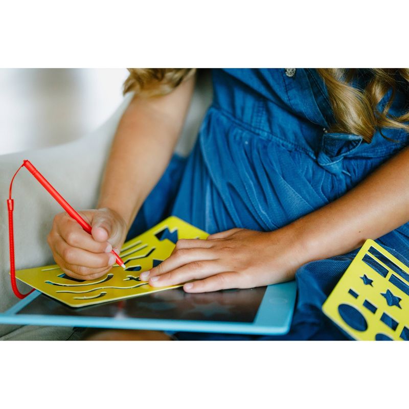 Chuckle & Roar Scribble Glow LCD Sketch Pad