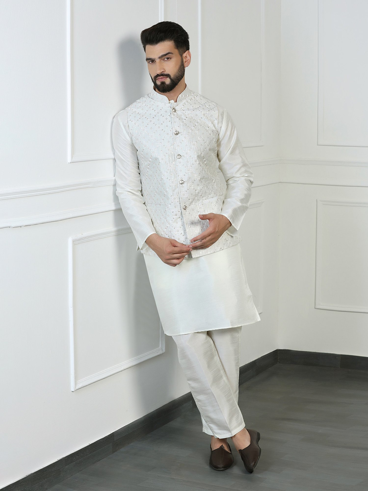 TAHVO White Regular Fit Embroidered Nehru Jacket