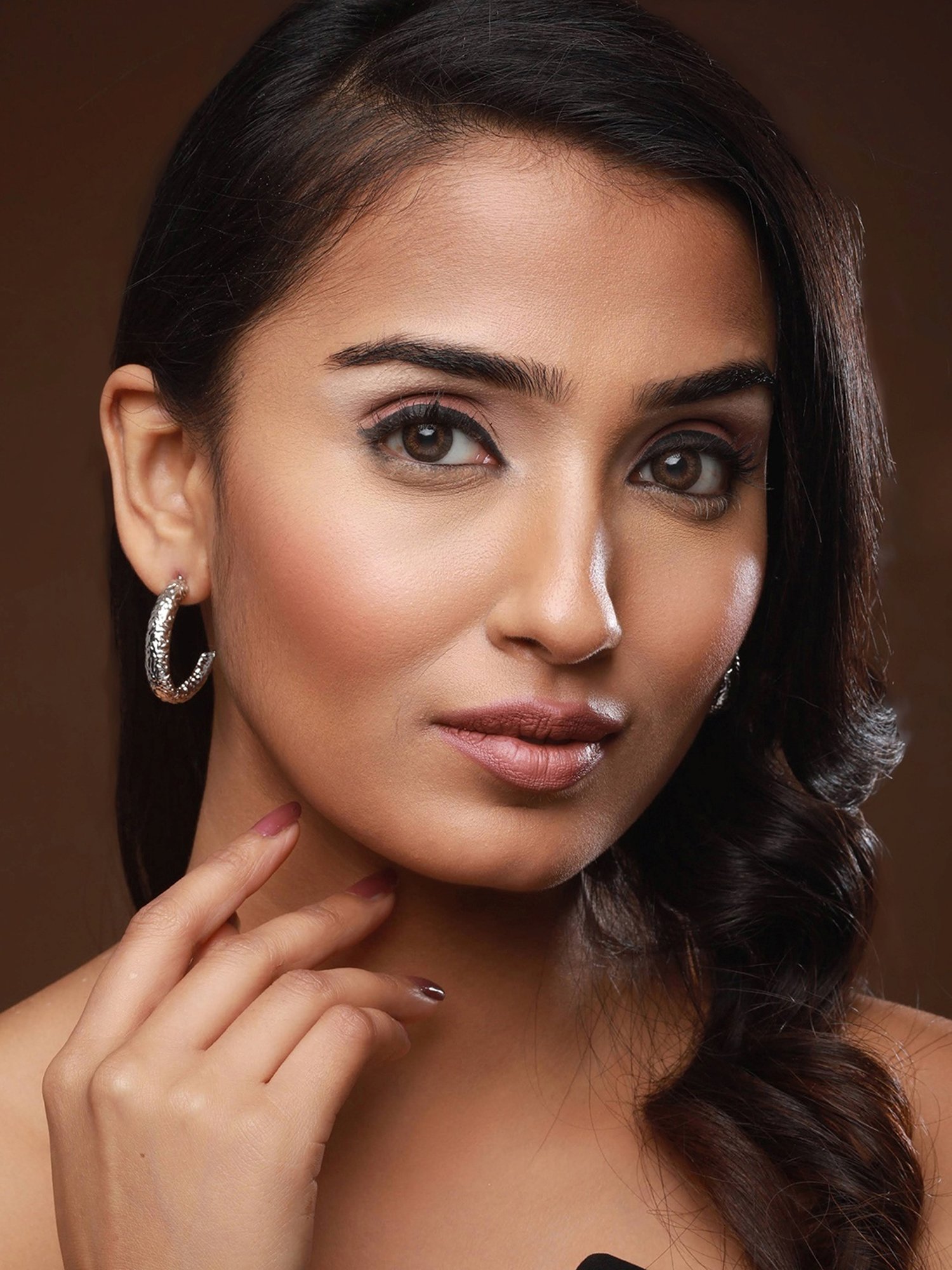 Aatmana Textured Oval Hoop Earrings