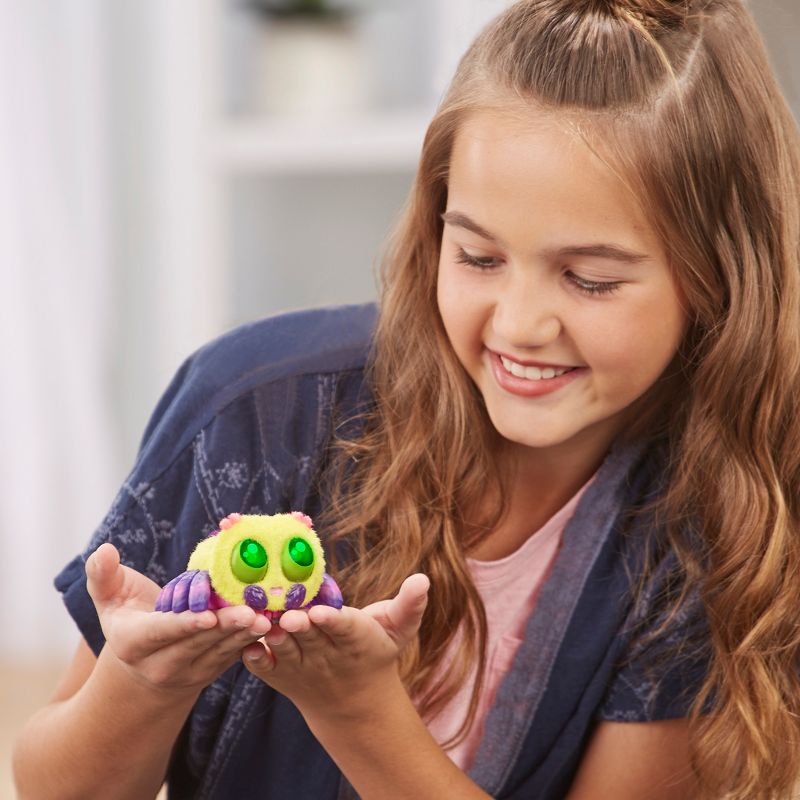 Yellies! Lil' Blinks Voice-Activated Spider Pet