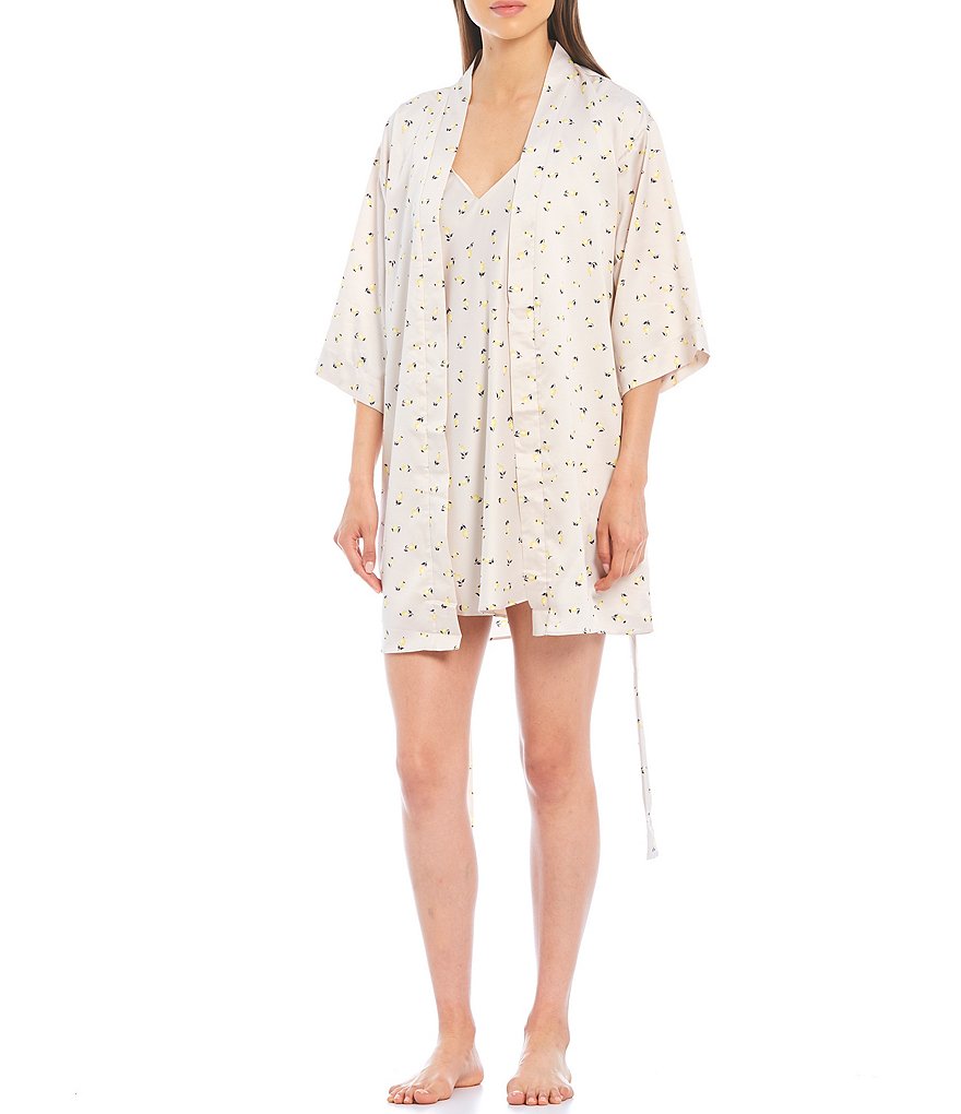 Flora Nikrooz Katrina Print Charmeuse Short Wrap Robe