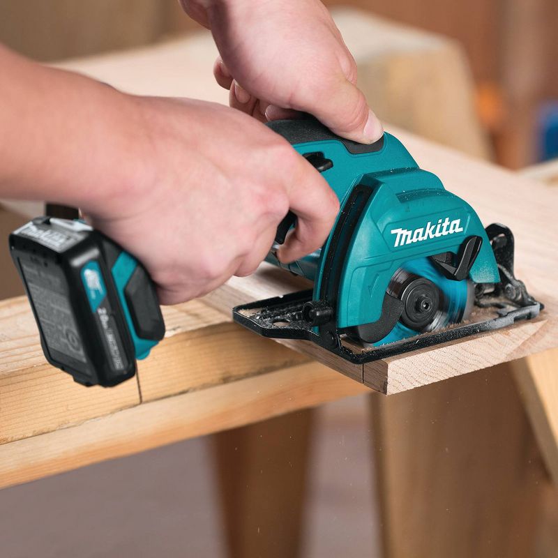 Makita SH02R1 12V MAX CXT 2.0 Ah Cordless Lithium-Ion 3-3/8 in. Circular Saw Kit
