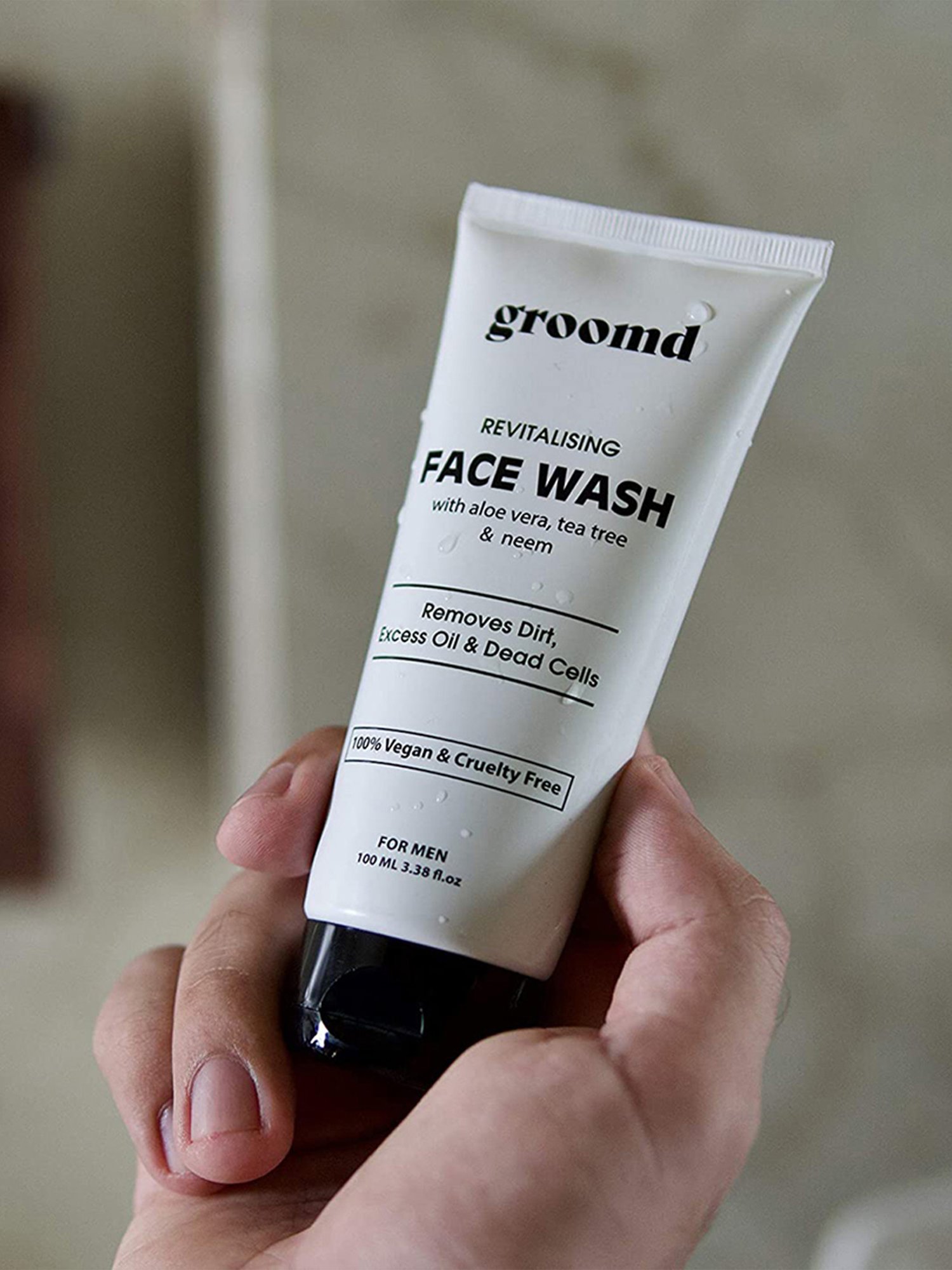 Mancode Detoxifying De Tan, Vitamin C & Acne Control Tea Tree Foaming Facewash (Pack of 3)