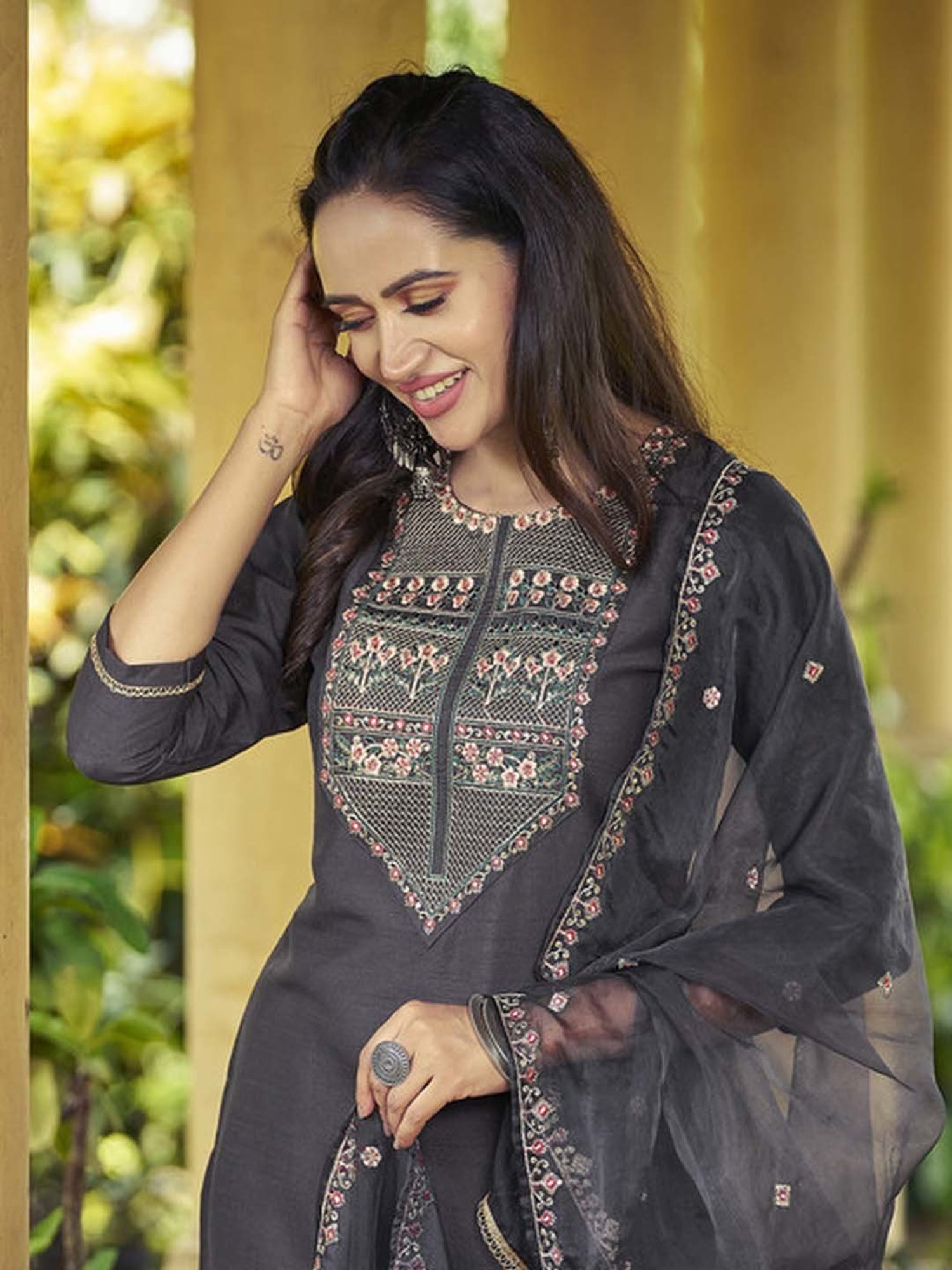 Skylee Grey Embroidered Kurta Pant Set With Dupatta