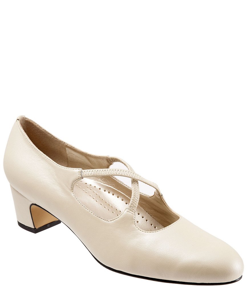Trotters Jamie Leather Cross Over Band Block Heel Pumps