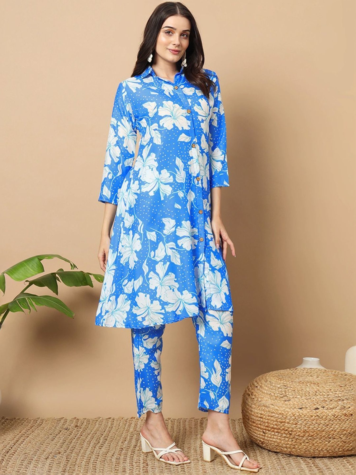 Skylee Blue Floral Print Kurta Pant Set
