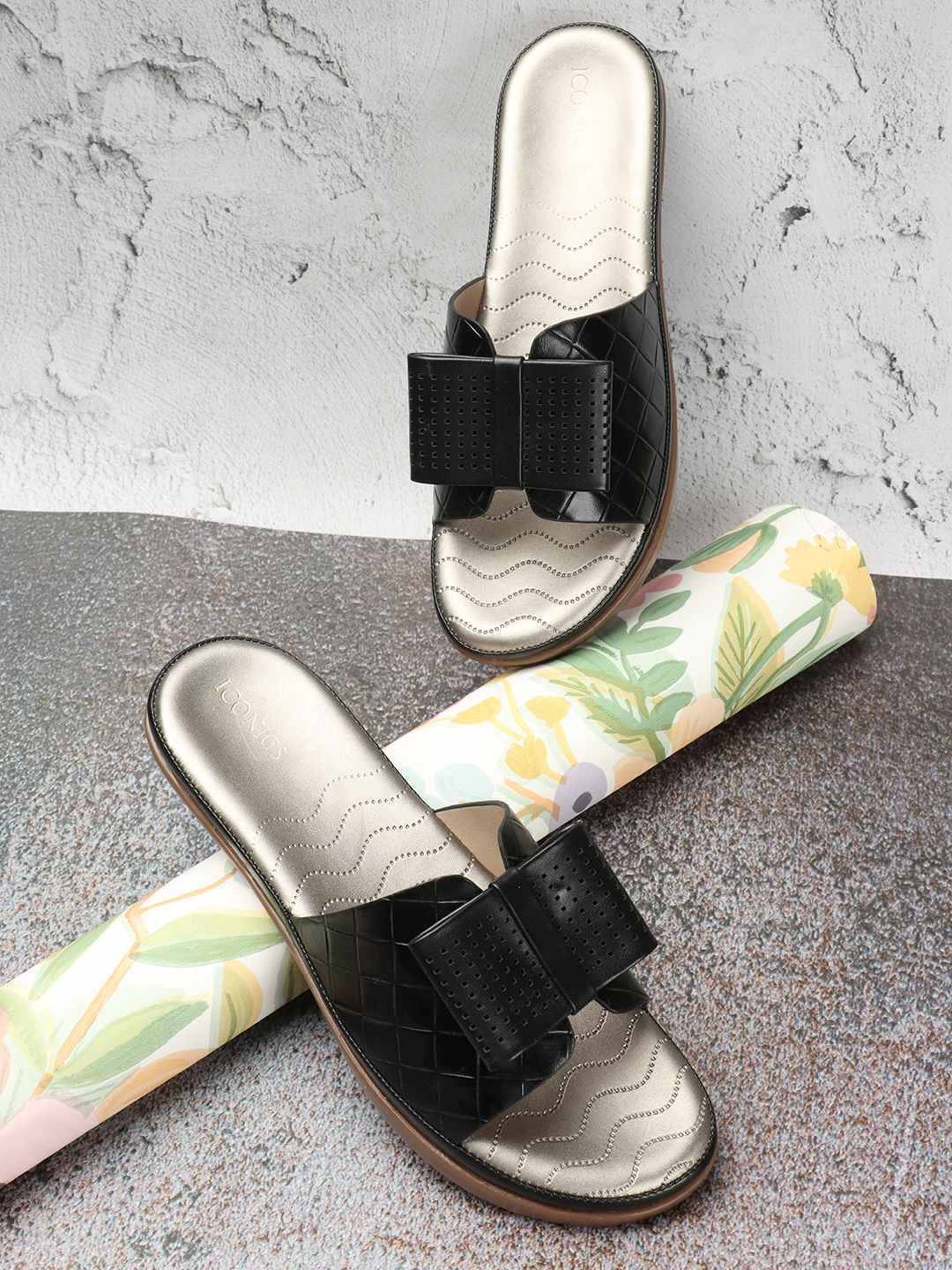 Iconics Women's Black Casual Sandals