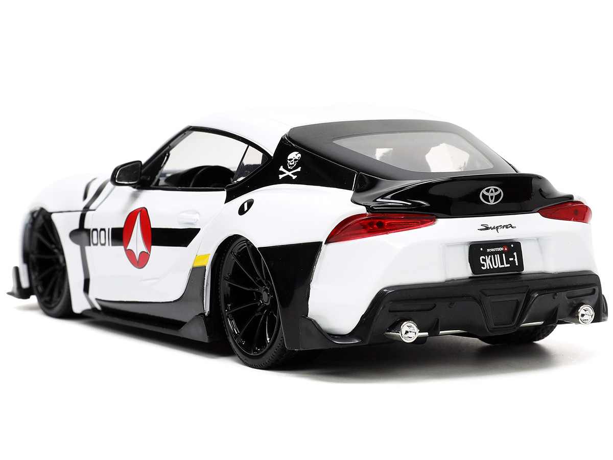 1967 Toyota 2000GT Convertible White (James Bond 007) "You Only Live Twice" (1967) Movie "Pop Culture" Series 1/64 Diecast Model Car by Johnny Lightning