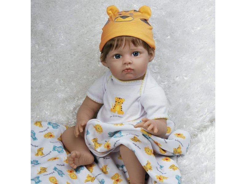 Paradise Galleries Reborn Baby Doll Boy "Lions & Tigers & Bears, Oh My!". Realistic baby is weighted and comes with 3 outfits. Kids 3+
