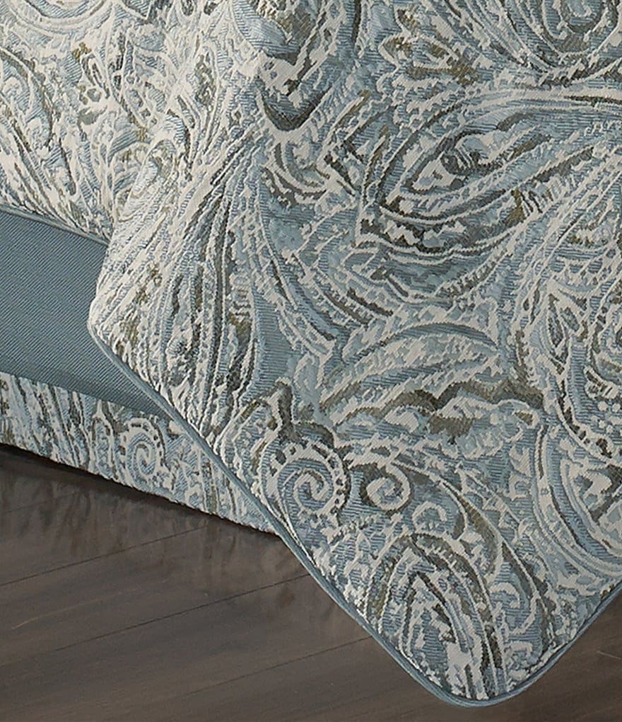 Charisma Belaire Comforter Set