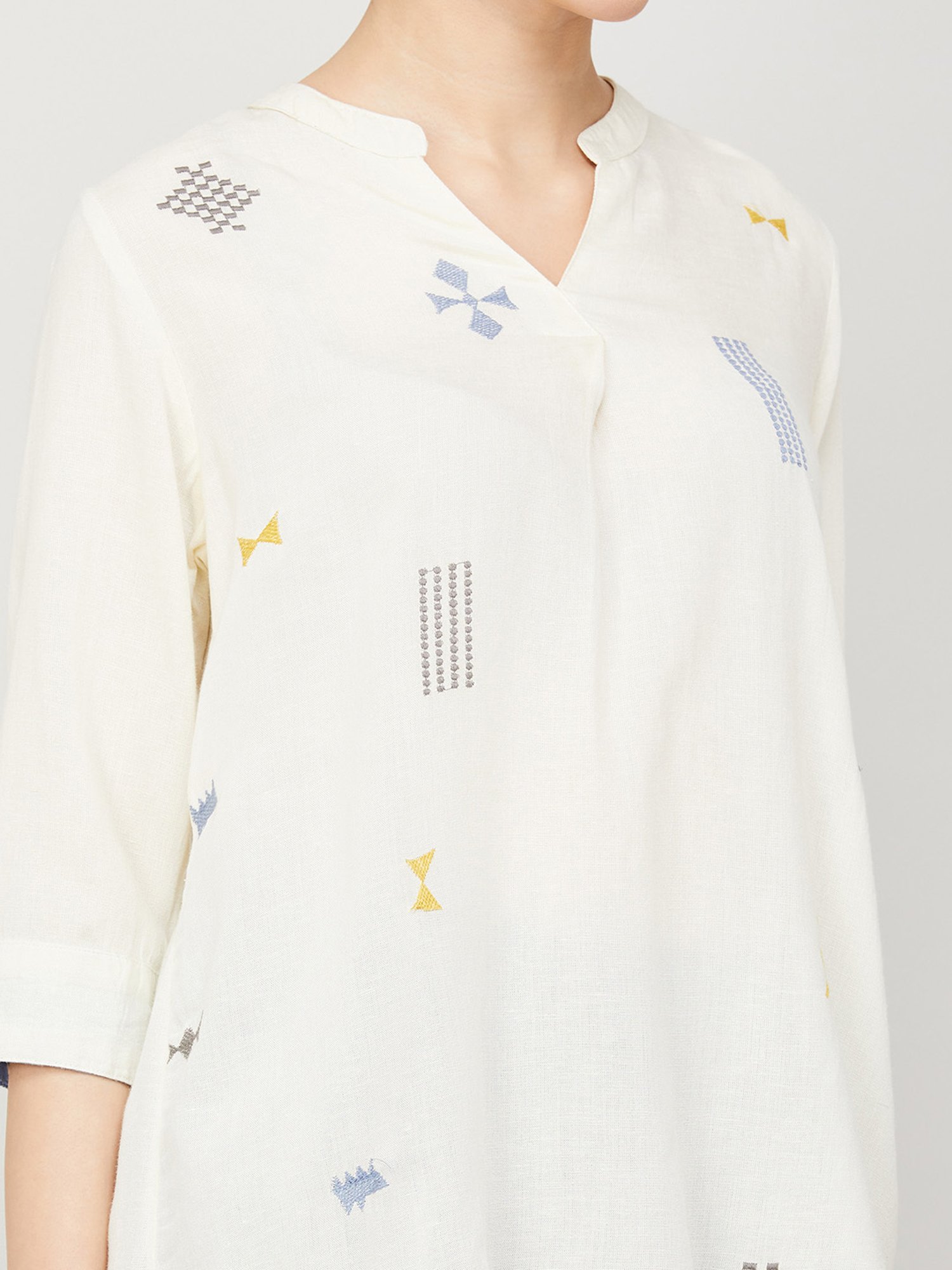 Color Me by Melange Off White Printed Top