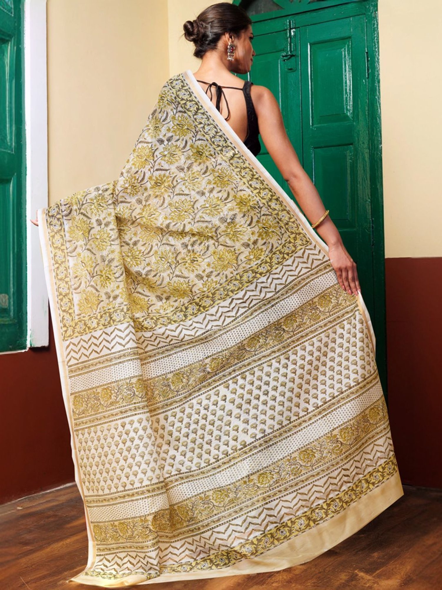 Unnati Silks Beige Floral Print Saree With Unstitched Blouse