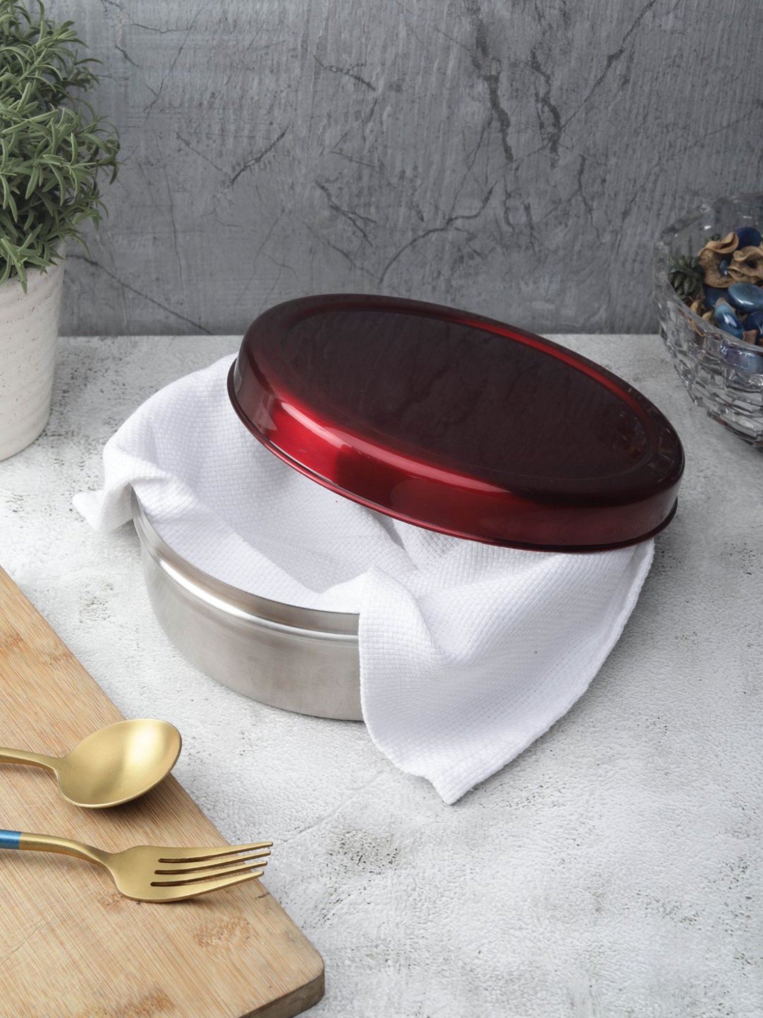 VarEesha Red Stainless Steel Chapati Box with Lid - Set of 1