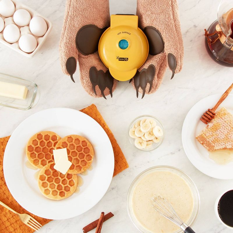 Dash Mini Honeycomb Waffle Maker