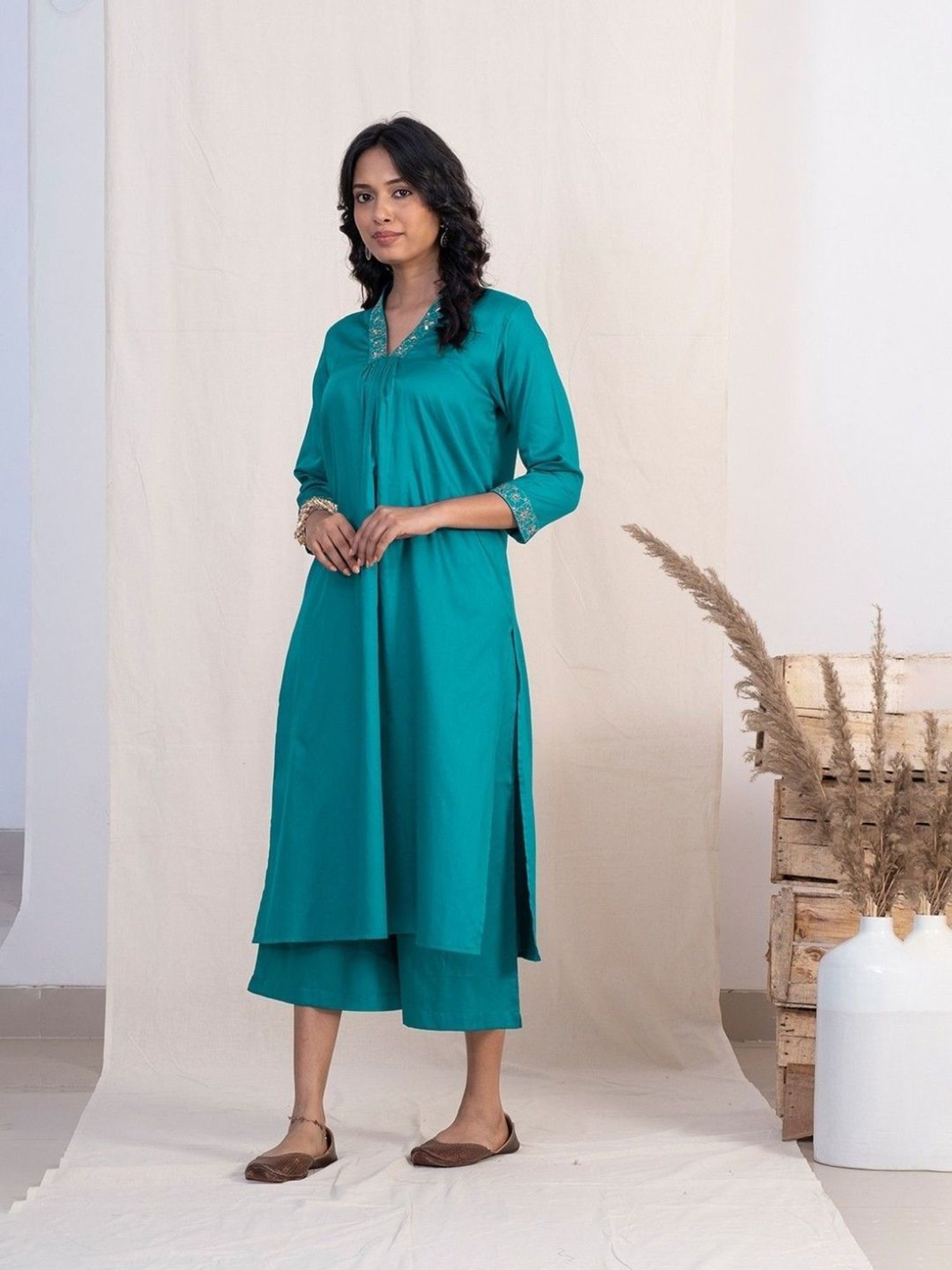 Akiso Jashn Blue V Neck Multiple Pleats Kurta Set With Plazzo And Green Dupatta