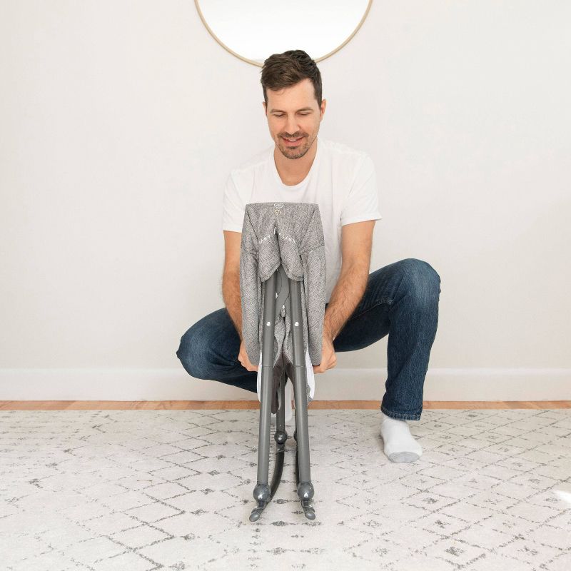 Simmons Kids' Silent Auto Gliding Elite Bassinet - Odyssey