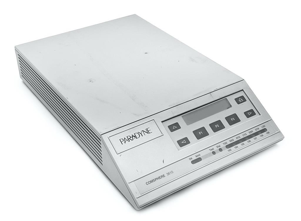 3610 3610-A4-001 Paradyne Comsphere V.35 EIA232 Line DSU Data Service Modem Unit Networking Modems